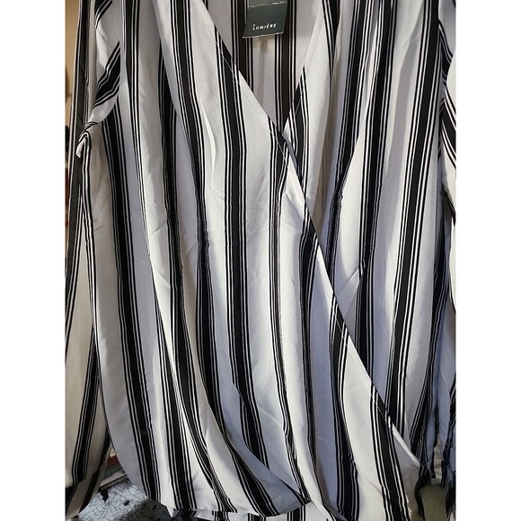 Lumiere Womens Striped Crisscross Wrap Top Large Boho NWT New B15 Excellent - Picture 3 of 5
